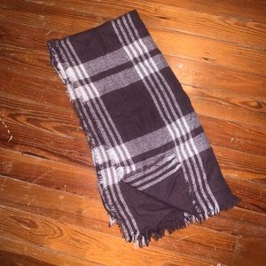 Dark purple blanket scarf
